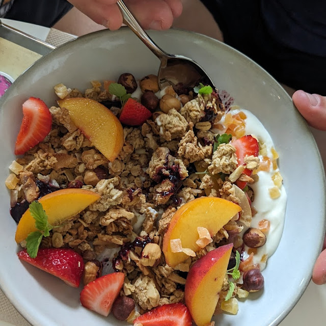 Cali Granola Bowl