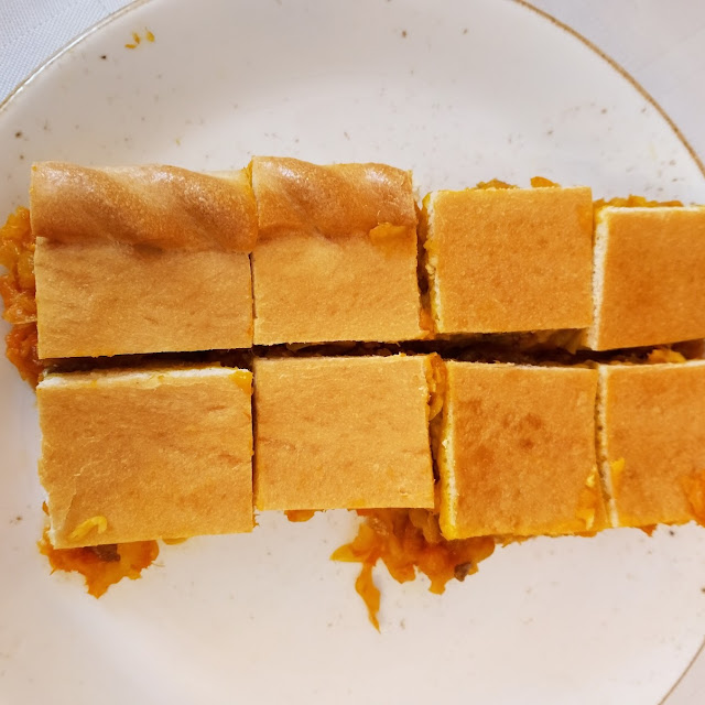 Empanada de Bacalao Con Pasas