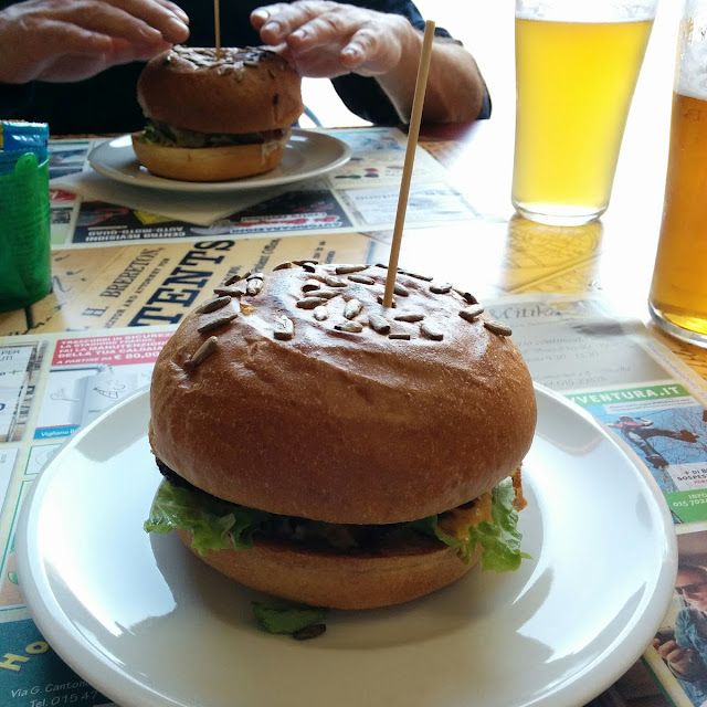H Onion Rings Burger