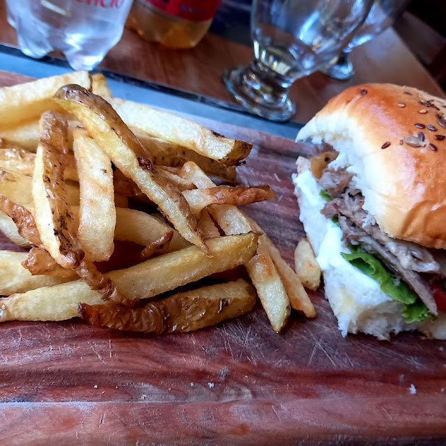 Hamburguesa Trucha Y Camarón