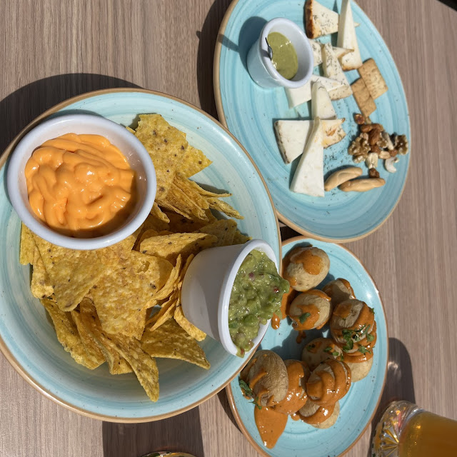 Nachos Guacamole Y Queso