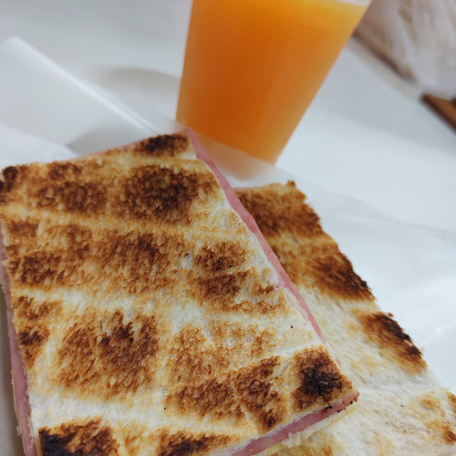 Exprimido Y Tostados