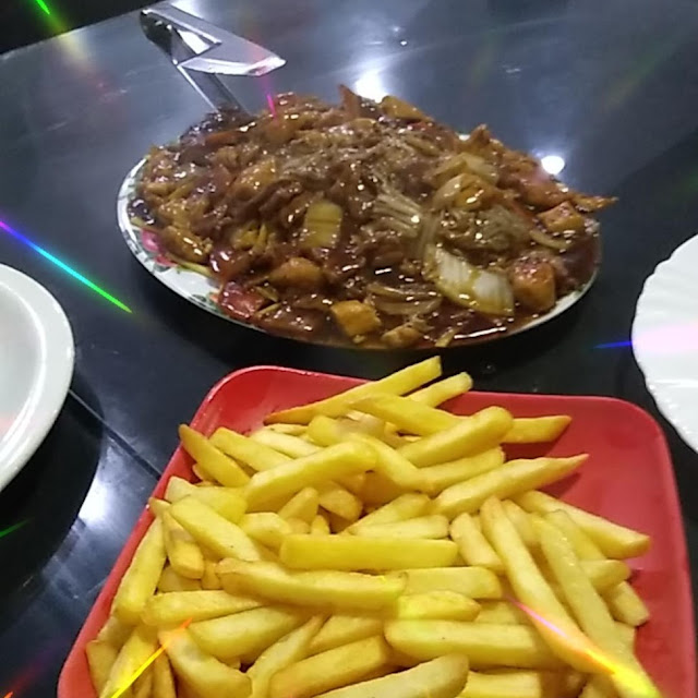 Macarrão Chop Suey E Batatas Fritas