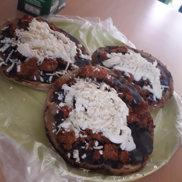 Sopes Con Longaniza