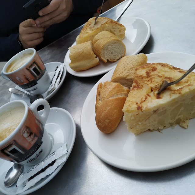 Pincho de Tortilla de Patatas Y Café