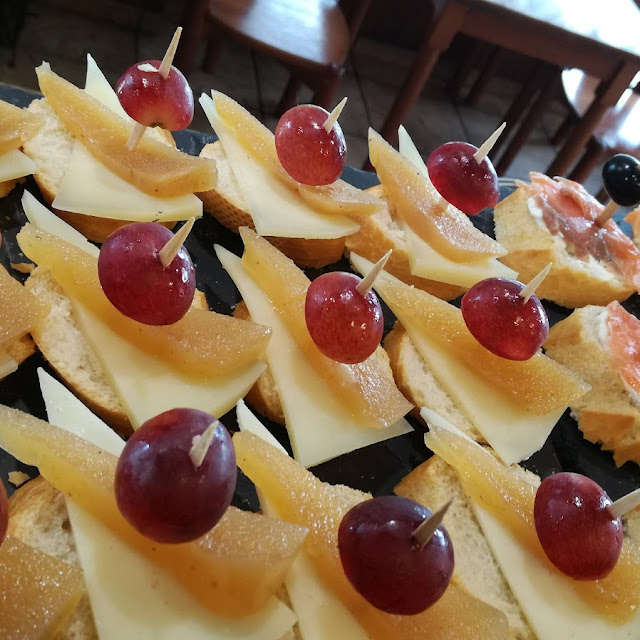 Pincho Degustación de Queso Manchego Membrillo Y Tomatito Cherry