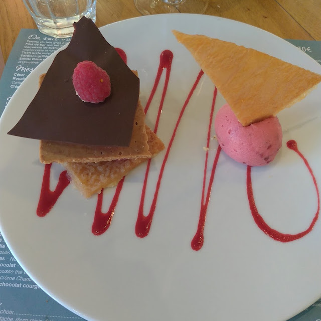 Mille Feuilles Au Chocolat - Pralin Et Framboises Fraîches