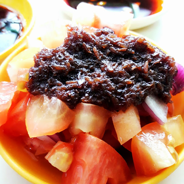 Kamatis Sibuyas at Bagoong