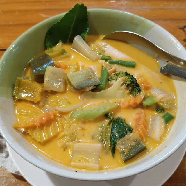 Coconut Chicken Tom Yum Soup