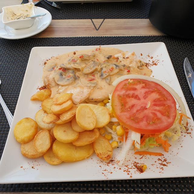 Chicken Breast with Mushroom Sauce
