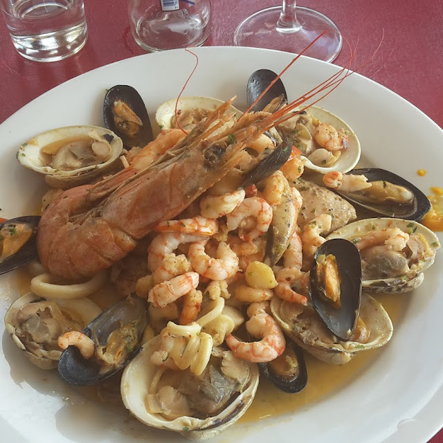 Con Mariscos