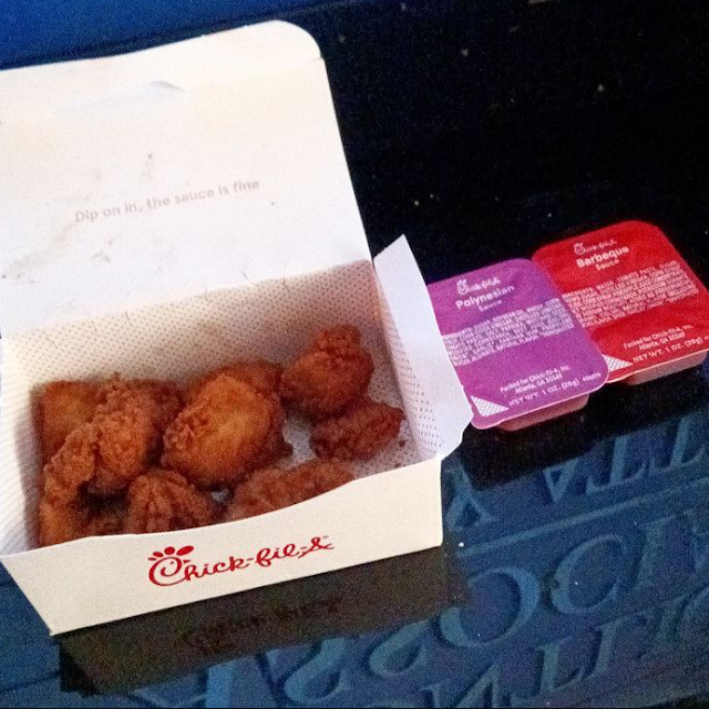 8 Piece Nuggets with Sauces