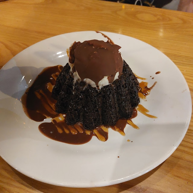 Volcán de Chocolate Con Nieve de Vainilla