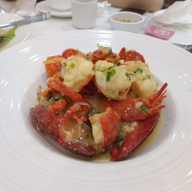 Stir-Fried Lobster with Cheese