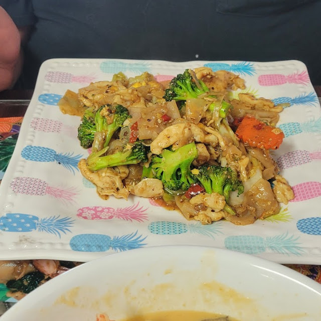 Pad Z EW Chicken