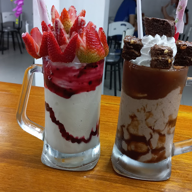 Malteadas de Vainilla Con Fresas Y de Brownie