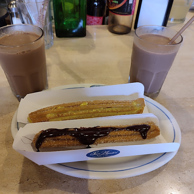 Churro Relleno de Rompope