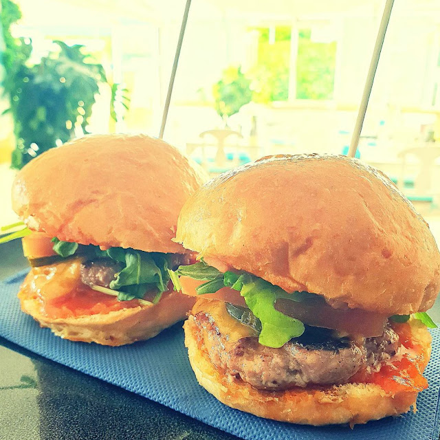 Bali's Mini Burguers