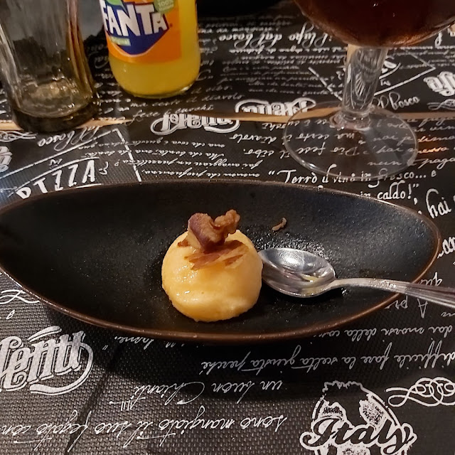 Amuse Bouche Sorbetto Di Melone Con Guanciale Croccante