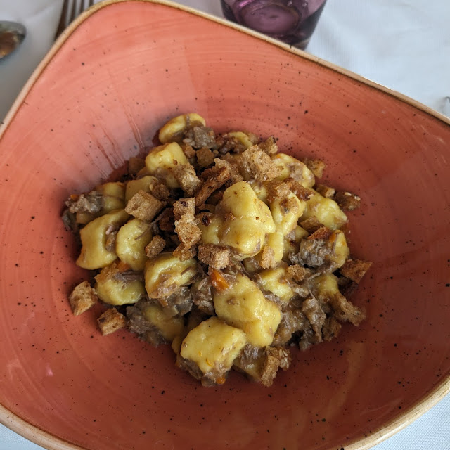 Gnocchi Allo Zafferano Anatra E Pane Nero