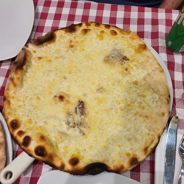 Pizza Cuatro Quesos