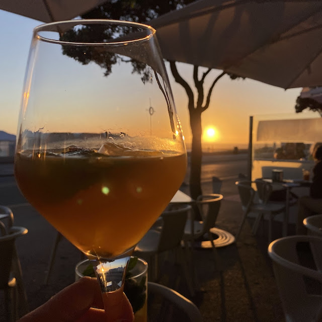 Sunset w Passion Fruit Sangria