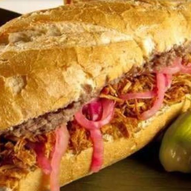 Tortas de Cochinita