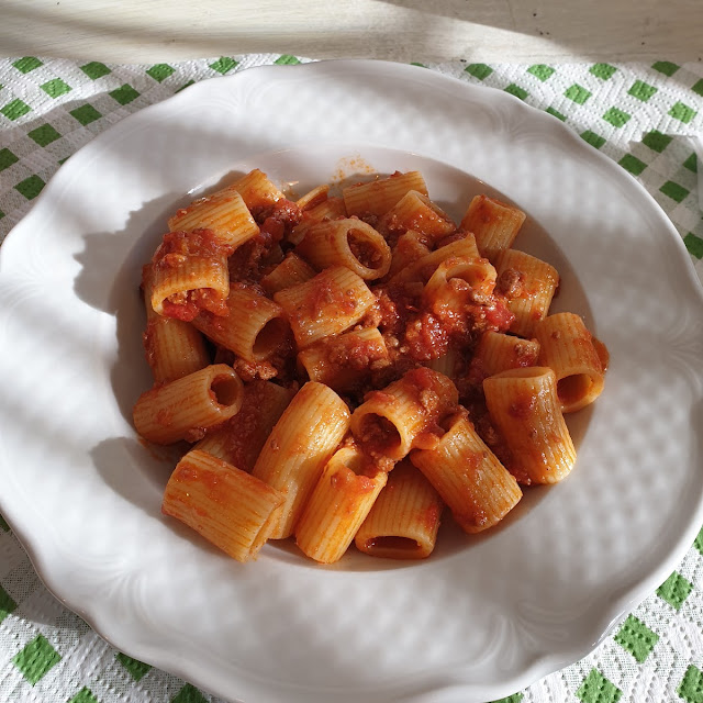Mezzemaniche Al Ragù