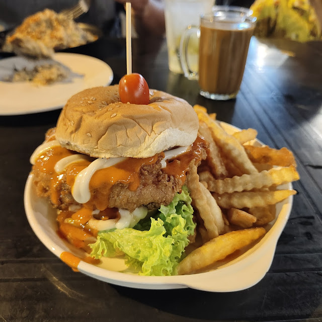 Burger Ayam Crispy