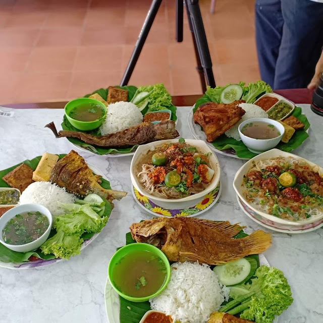 Ayam Penyet