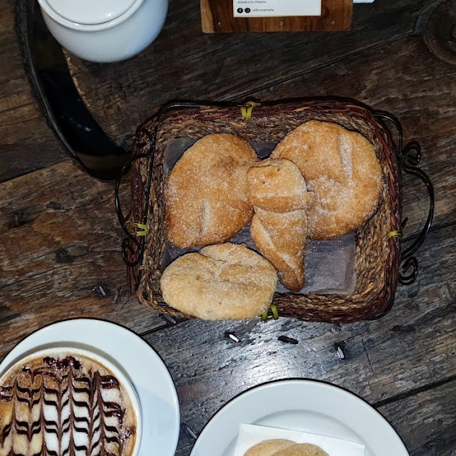 Capuchino Con Pan de Zongolica