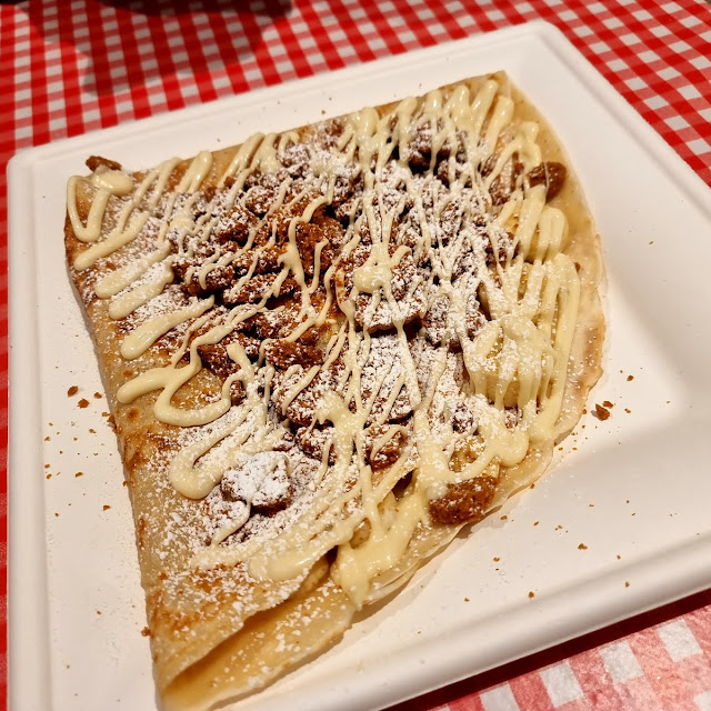 Roasted Almond and White Chocolate with Strawberries