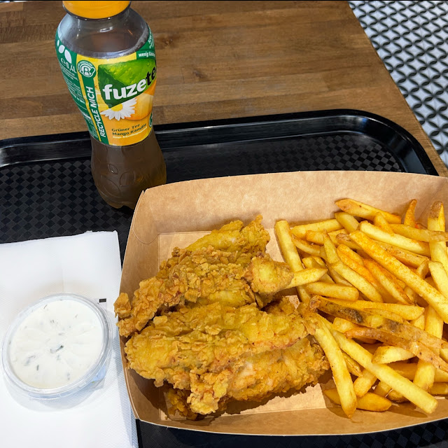 Chicken Mit Pommes