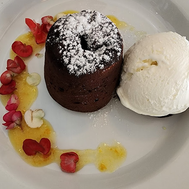 Volcán de Chocolate Y Helado
