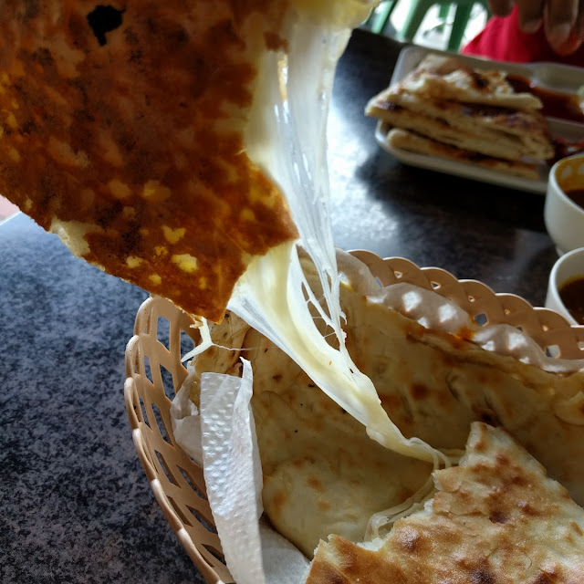 Cheese Naan with Tandoori Chicken