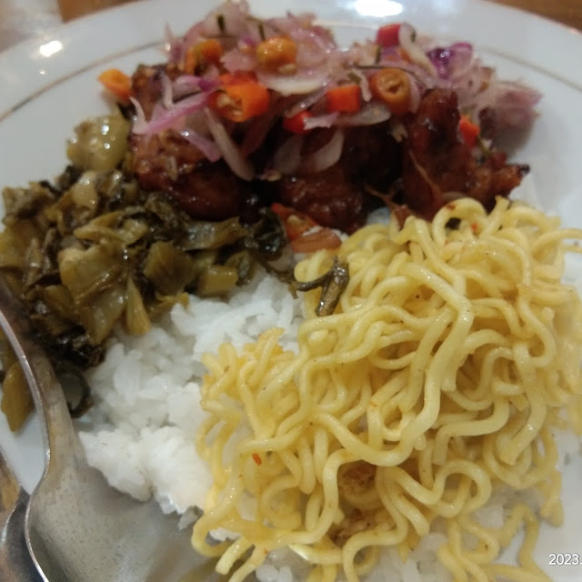 Nasi Babi Guling Sambal Matah