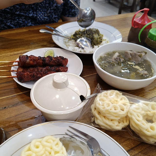 Sate Babi 5 Tsk Dan Baikut Sayur Asin