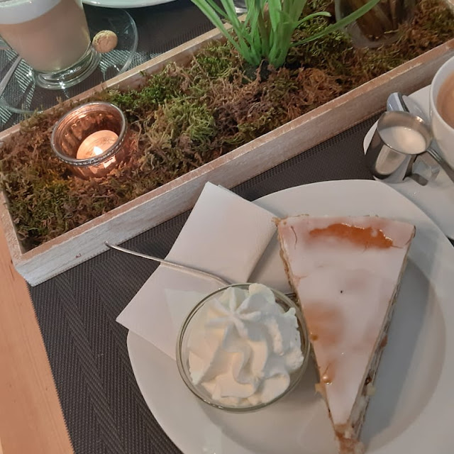 Gedeckter Apfelkuchen