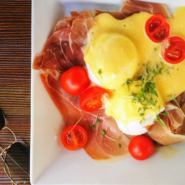 Eggs Benedict