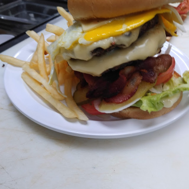 Double Bacon Cheeseburger Royal Burger