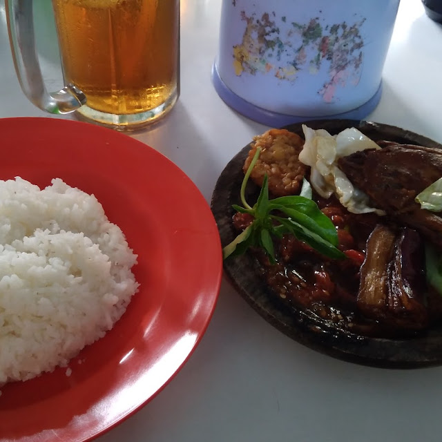 Bebek Goreng Cobek