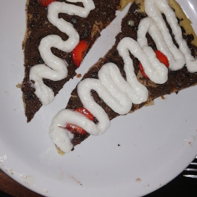 Pizza de Chocolate Y Frutilla