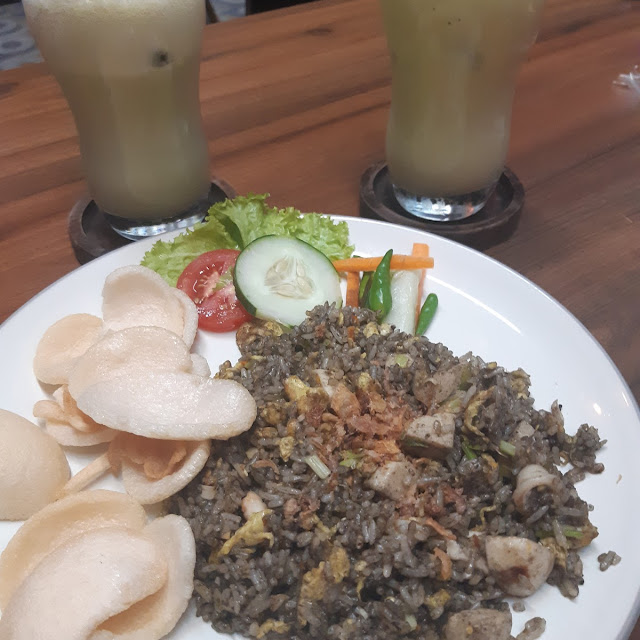 Nasi Goreng Cumi Hitam