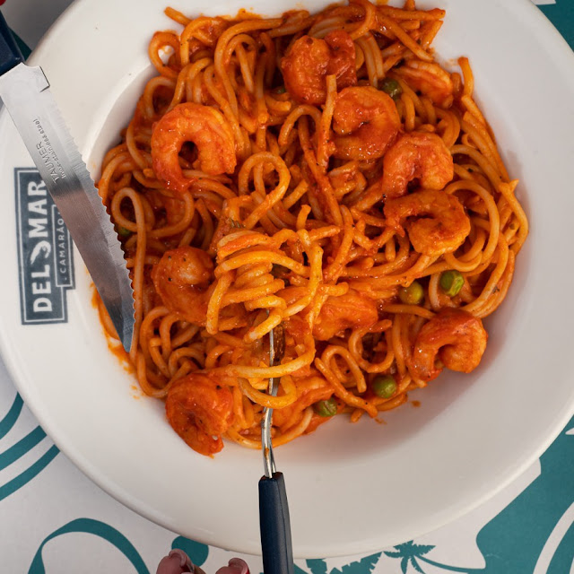 Spaguetti Com Camarão ao Molgo Sugo