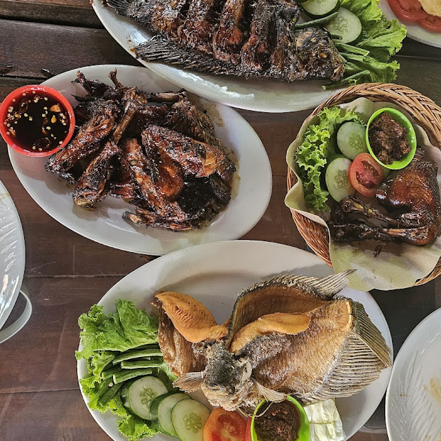 Ikan Gurame Bakar Madu Dan Ca Kangkung Polos