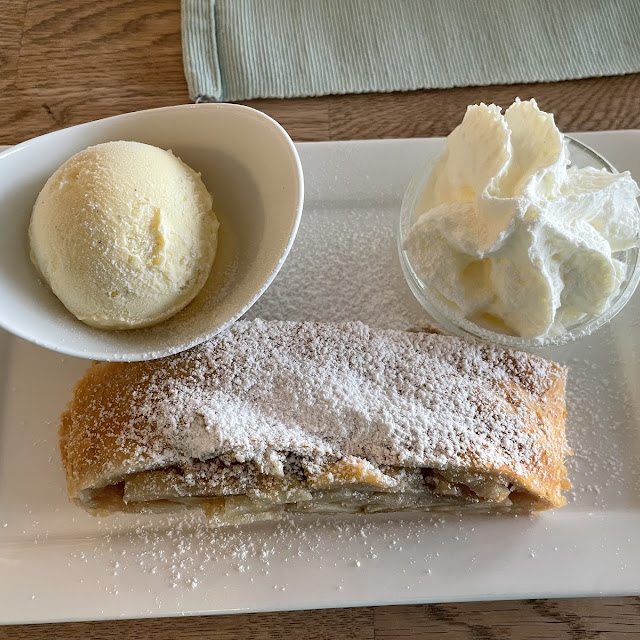 Apfelstrudel