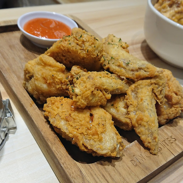 Chicken Bites with Cheese Sauce