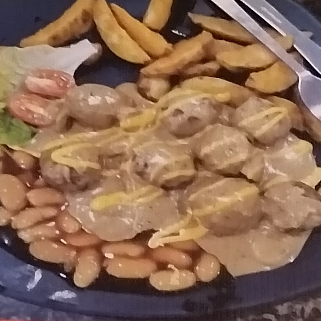 Sizzy Meatballa Wedjes