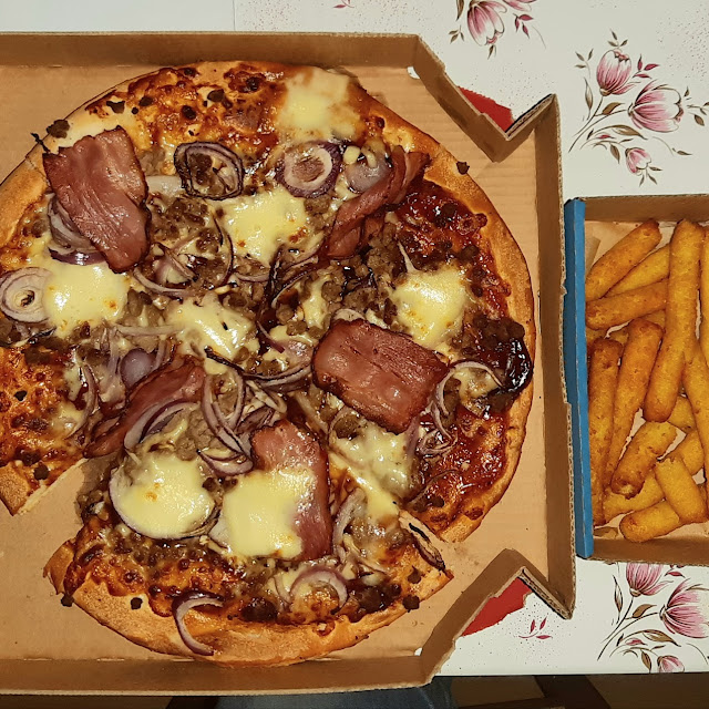 Pizza Conchita Und Kartoffelsticks