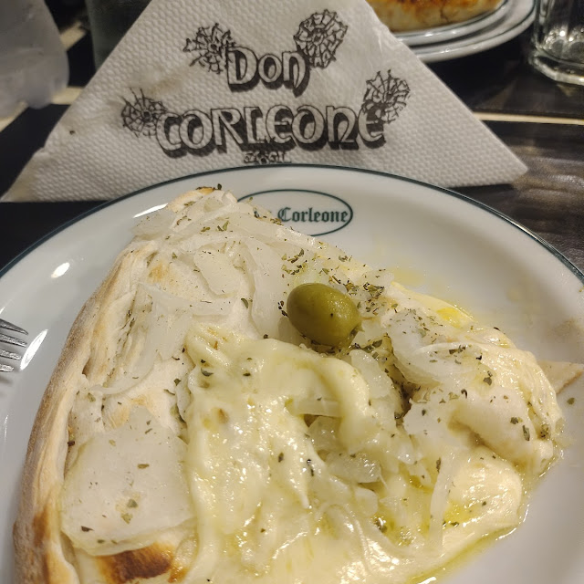 Fugazzetón Relleno de Jamón Y Queso
